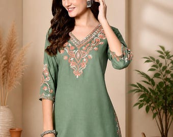 LIBOZA Kurti Kashmiri ricamato da donna, top a tunica corto, kurta floreale con scollo a V, abbigliamento etnico a maniche a 3/4, kurta boho casual