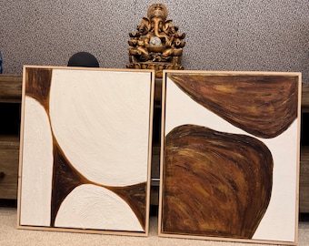 Original abstraktes Diptychon Wandkunst in warmen erdigen Brauntönen und strukturierten elfenbeinfarbenen Oberflächen.