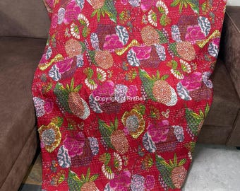 Edredón Kantha floral indio hecho a mano, manta reversible, cubrecama de tela de algodón, edredón boho chic, ropa de cama, cubrecamas, regalo para ella.
