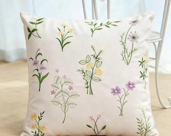 Funda de almohada bordada con flores silvestres, funda de cojín floral estilo cottagecore, cojín decorativo botánico, decoración de granja, funda de almohada rústica con motivos naturales.