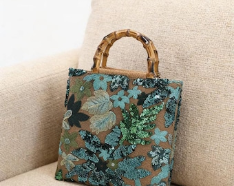 竹製ハンドル刺繍スパンコールトートバッグ – 花柄アートのコットンリネンハンドバッグ、片面デザイン、天然竹製グリップ