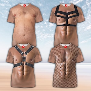 Puede incluir: Cuatro camisetas de manga corta con diseños estampados. Una camiseta presenta un pecho peludo, otra tiene un diseño de arnés negro, una tercera tiene un diseño de arnés negro y la última tiene un diseño de red.