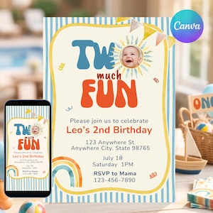 Peut inclure: Une invitation d'anniversaire au design rétro. L'invitation présente les mots "Two Much Fun" en bleu et orange, avec une photo de bébé. L'invitation comprend les détails de la fête et une illustration d'arc-en-ciel.