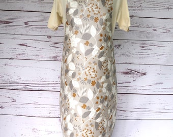Matt Oilcloth Adult Apron - Robin in the Flowers