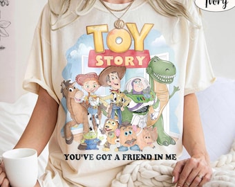 Koszulka Toy Story Comfort Colors, koszulka „Masz we mnie przyjaciela”, strój Woody'ego Buzza Jessiego z Disney Trip 2026 w stylu retro, pasująca rodzinna koszulka na wakacje