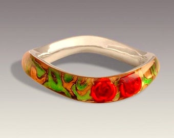 Bracelet of red roses .silver art