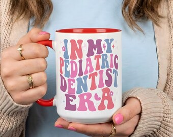 Lustig in meiner pädiatrischen Zahnarzt-Ära-Tasse, Retro starkes zahnmedizinisches Geschenk, pädiatrische Zahnarzthelfer-Kaffeetasse, Zahnarztbüro-Dekor