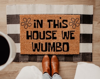 In this House We Wumbo Doormat, Funny Cartoon Welcome Mat, Humor Front Door Rug,Pop Culture Housewarming Gift, Entryway Decor