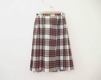 Vintage 80s Tartan Plaid Pleated Kilt Skirt Medium   20% Off for 2 or more items MORETHANONE20