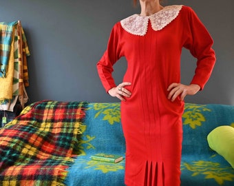 80s Red Wool Peter Pan Lace Collar Winter Fitted Dress Small   20% Off for 2 or more items MORETHANONE20