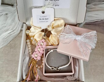 Personlised bridesmaid gift set | custom bridesmaid proposal | maid of honour gift | thread bracelet | Bridesmaid jewelry | bridesmaid gift