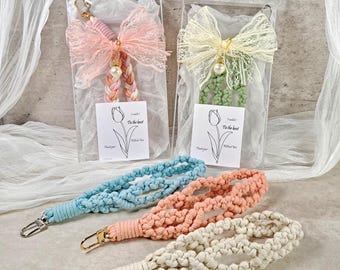 Custom Macrame Daisy phone wristlet | Bridesmaid gift, lanyard | phone strap | phone string  | wedding