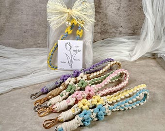 Custom Macrame Daisy phone wristlet | Bridesmaid gift | lanyard | phone strap | wedding