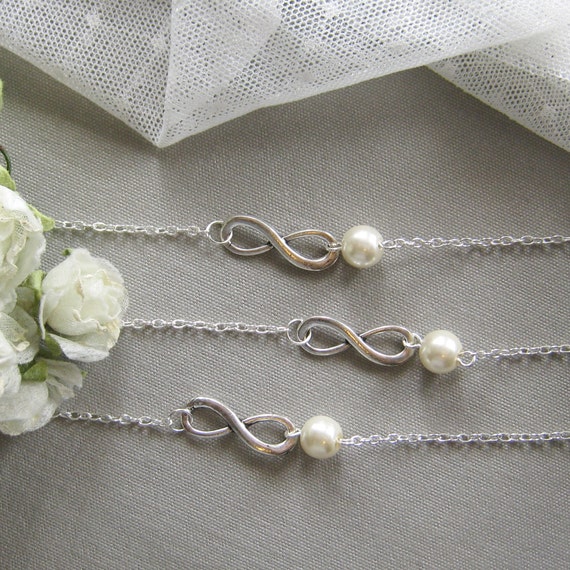 Infinity pearl bracelet, bridesmaid bracelet, bridesmaid gift wedding pearl jewelry white ivory pearl - BR008