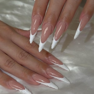 Basic Textured White French Tip XL Stiletto Press On Nails | Modern Bridal, Minimalist, and Avant-Garde Handmade Nail Art | Daily Nails