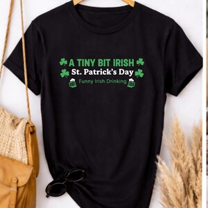 Rolig irländsk dryckes-PNG: Lite irländskt, St Patricks Day-design (digital nedladdning)