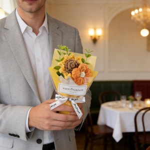 Bouquet en tricot de mini tournesols rouges - Fleur en peluche faite main au crochet, cadeau Qixi, 10 x 15 cm