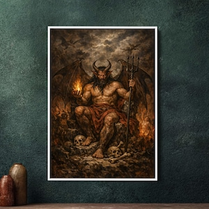 Könnte beinhalten: Gerahmter Druck, der eine geflügelte, gehörnte Figur mit einem Dreizack und einer Flamme zeigt. Das Kunstwerk zeigt Schädel und Feuer vor einem dunklen, dramatischen Hintergrund, der ein gotisches oder Fantasy-Thema hervorruft.