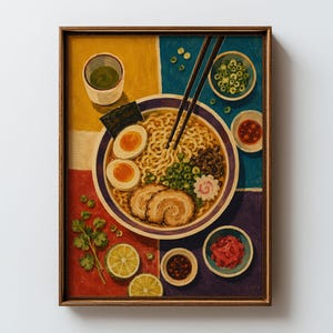 Könnte beinhalten: Ein gerahmtes Gemälde einer Schüssel Ramen mit Nudeln, weichgekochten Eiern, Schweinefleischscheiben und Frühlingszwiebeln. Die Komposition enthält Beilagen aus Limettenscheiben, Koriander, Chiliöl und eingelegtem Ingwer auf farbigem Grund.
