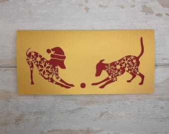 Tarjeta navideña con galgo de juguete: Perro festivo dorado y rojo, hecha a mano