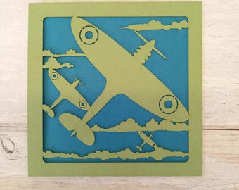 Tarjeta Spitfire cortada con láser: Avión clásico, avión antiguo