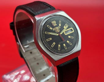Japan Vintage seiko 5 refurbished black dial stainless steel made Men's wrist watch