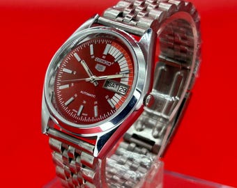 Men's wrist watch Vintage seiko 5 refurbished red dial stainless steel