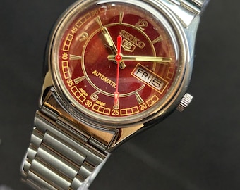 Japan Vintage seiko 5 refurbished red dial stainless steel made Men's wrist watch