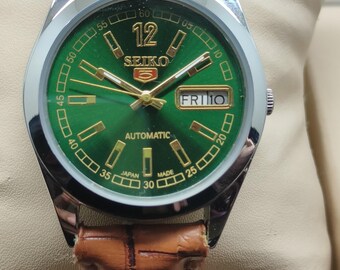 Classic green & Silver Seiko 5 refurbished- The Ultimate Executive Men’s Watch