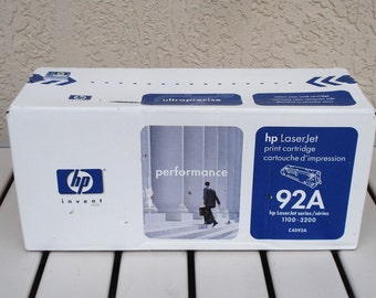 Original HP LaserJet Serie 1100 - 3200 Tonerkartusche Schwarz C4092A.