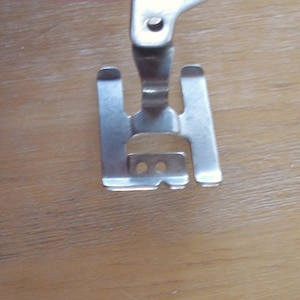 Vintage SINGER Sewing Machine Foot 133483 Attachment.