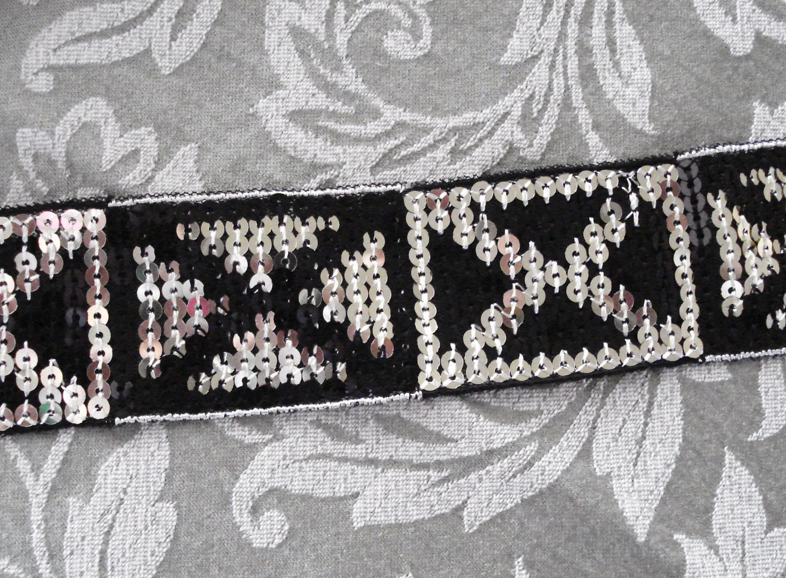 Schwarze und silberne Paillettenborte auf schwarzem Tüllband 1 | Etsy