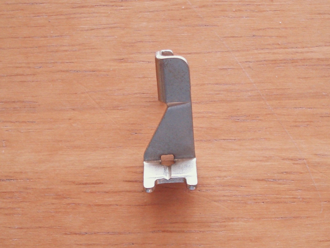 Vintage SINGER Sewing Machine Button Foot 161168 Attachment Etsy