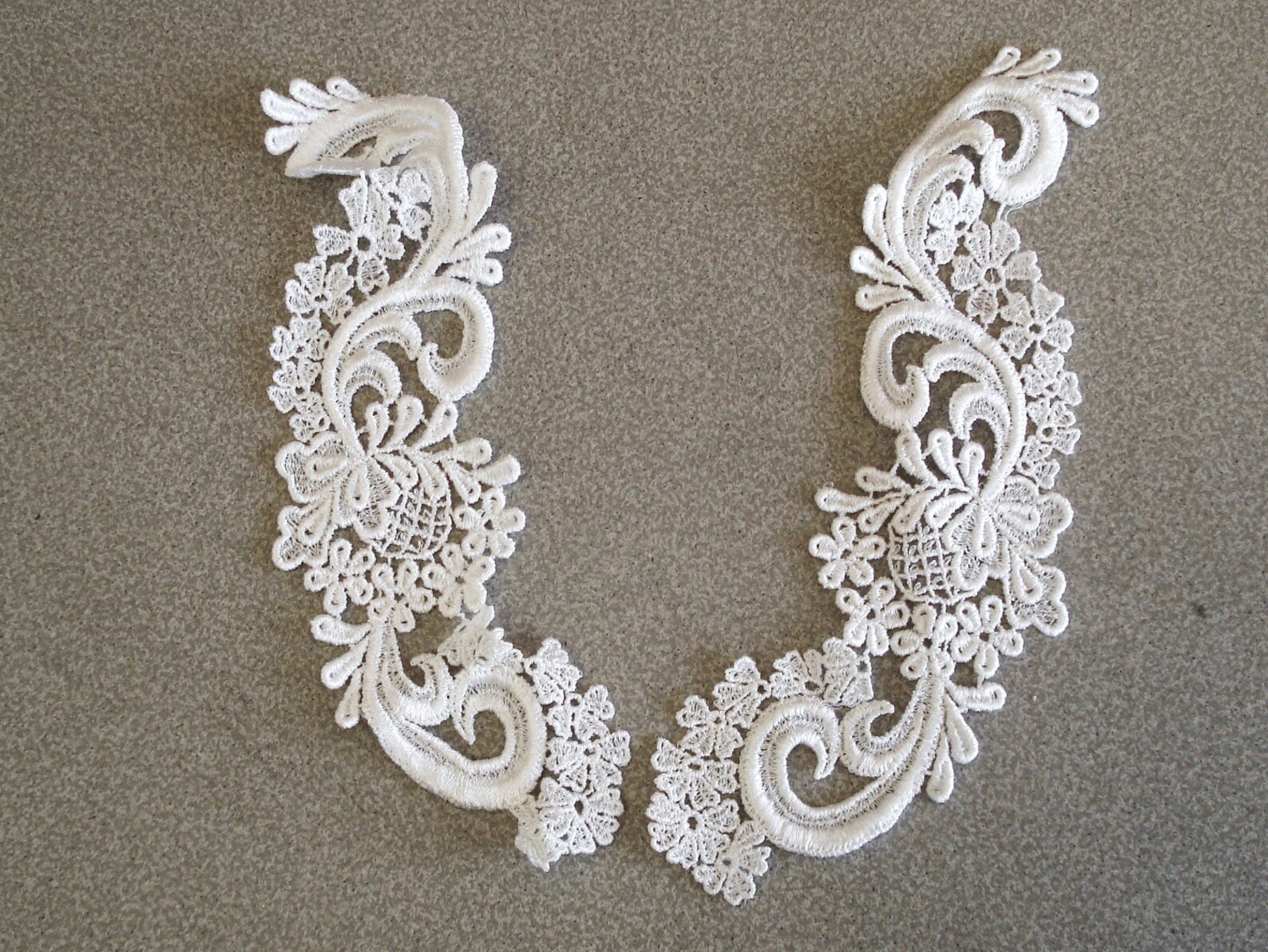 Venice Type Lace Appliqués Pair in White Color. Etsy