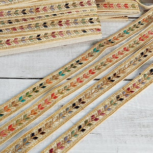 Saree Border Indian Fabric Lace Trim By The Yard, embroidered Ribbon Sari Fabric Trim-Table Runner-Art Quilt fabric trim Sari Border Fabric