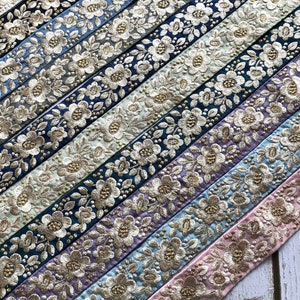 Borde de sari con encaje indio cortado a medida, borde bordado, borde de tela de sari, borde de tela Art Quilt, cinta de seda para borde de sari