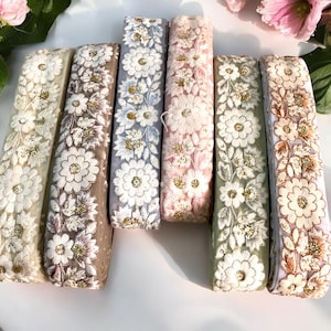Borda de sari com acabamento em renda indiana por metro, guarnição de tecido de sari com fita bordada - Caminho de mesa - Acabamento em tecido de colcha de arte Borda de sari com acabamento em tecido de seda