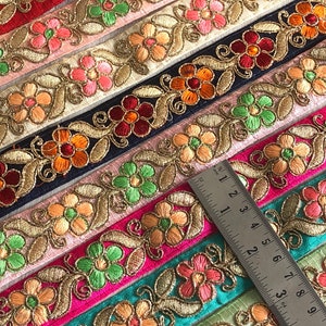 Veelkleurige geborduurde zijdestofversiering - bloemenontwerp geborduurde rand - zijden sari-rand - tafelloper in bohostijl, quiltversiering - zijden lint