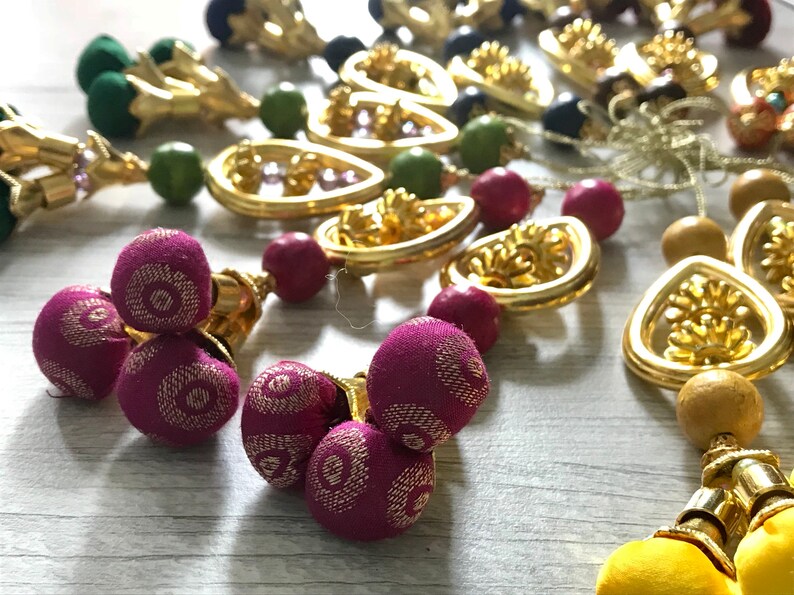 Jingle Bells Holiday Christmas Tree Decoration Beads Stones mirrors, boho Journals CHARMS /& Decoration wedding dress Camel swag