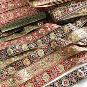 Bordure sari bordure en dentelle indienne par mètre, ruban brodé bordure en tissu sari-chemin de table-art couette bordure en tissu bordure en sari tissu en soie