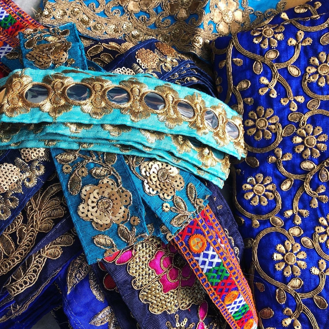 50 pcs Fabric remnants sari fabric scraps silk fabric | Etsy