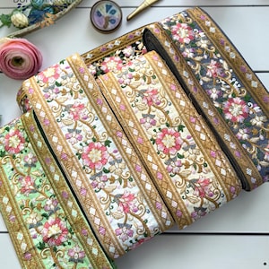 Ribete de tela bohemia multicolor - Camino de mesa de patchwork artístico - Borde de cinta de sari de seda bordada - Tela de sari de seda - Ribete de tela de la India cortado a medida