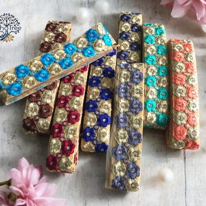Netzstoff Blumenborte, gestickte Saree Borte, Sari Borte Meterware, Dupattas,Quiltband-Indisch Stoff-Tischläufer-Lehengas