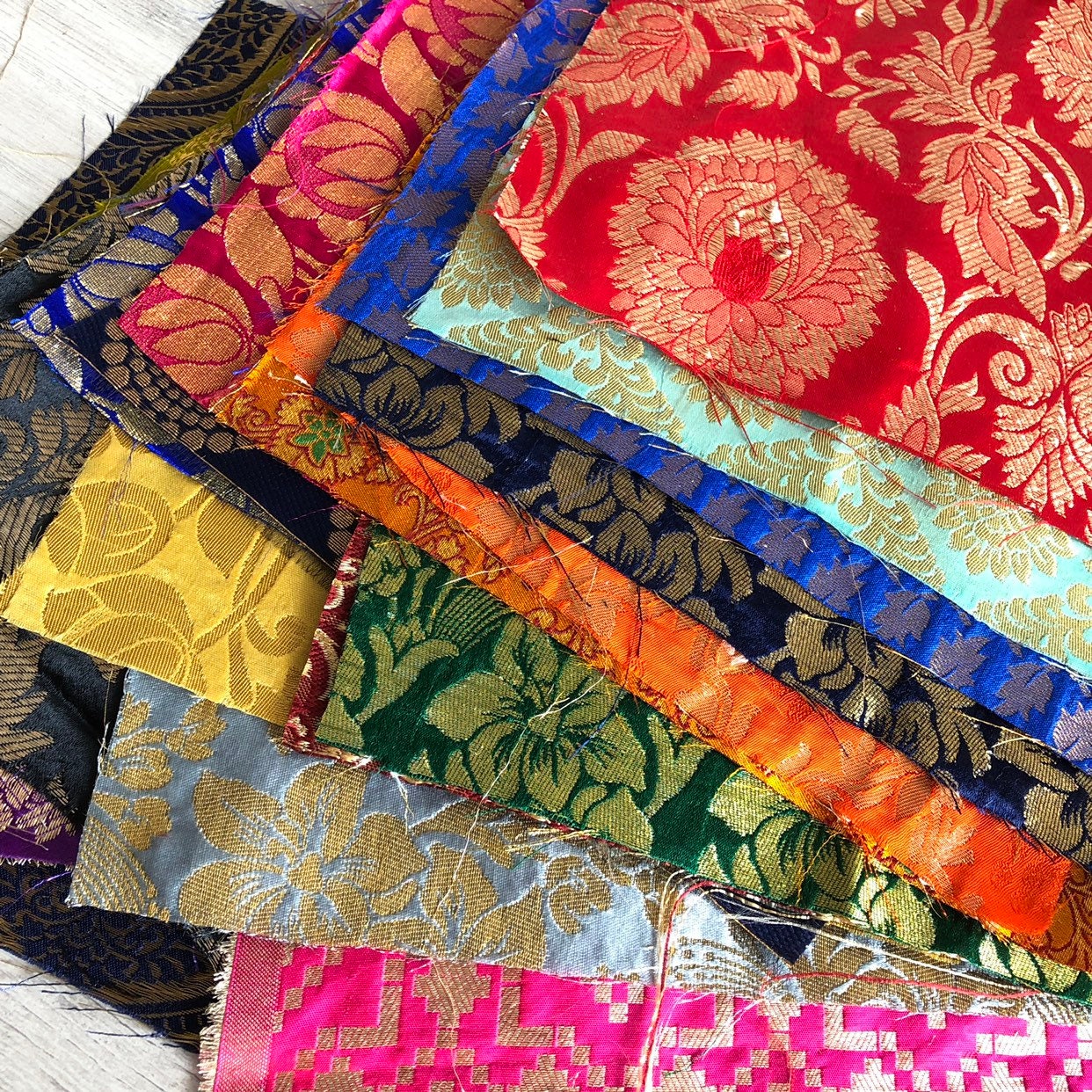 Sari Silk Ribbon Loose Bundle, 500g, Craft Ribbon, Multicoloured Strips of  Pure Silk. 