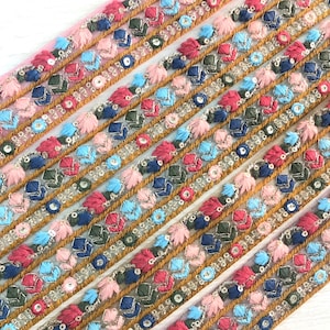 Finitions indiennes en filet de sari et lacets brodés pour la confection de vêtements bohèmes, la décoration intérieure et les journaux indésirables