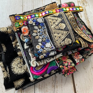 Stoffenresten met gotisch thema, 5&quot;-6&quot; saristofresten, zijderesten, sariresten, sariresten voor Boho Junk Journal