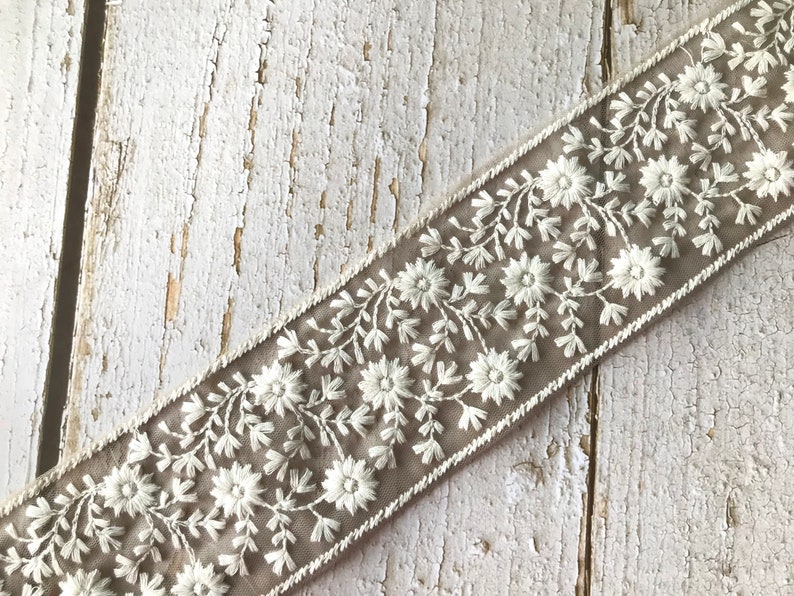 Embroidered Net Fabric Lace-Floral Fabric Trim, Wedding Dress, Sari Border, Saree Fabric, Art Quilt, Indian Trim By The Yard, Table Runner Brązowy