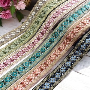 Ruban de bordure en tissu sari brodé pour robe de mariée bohème, journal indésirable, bordure de sari, bordure de sari, bordure indienne par mètre, chemin de table