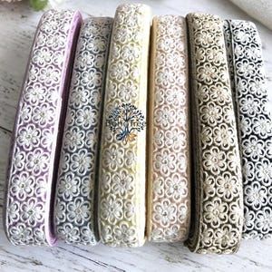 Adornos y encajes de tela de red para sari indio: delicias bordadas para costura bohemia, decoración del hogar y revistas basura