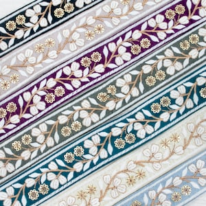 Bloemendessin sari-stofversiering op maat gesneden, geborduurde sari-rand, sari-rand Lehenga-stof dupatta-kant, Indiase zijdestofversiering